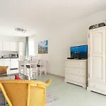 Villa Strandidyll Neubau Ferienwohnung 1 2 Mit Balkon